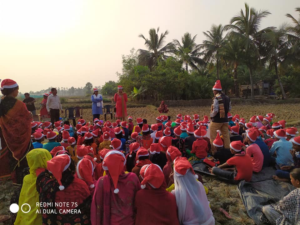 Dr. Upoma Banerjee and Dr. Chandrima Mondal of Jadavpur Univ. came to spend time with the children at our Sundarban Badaban Bharati Education Centre for Christman Eve.